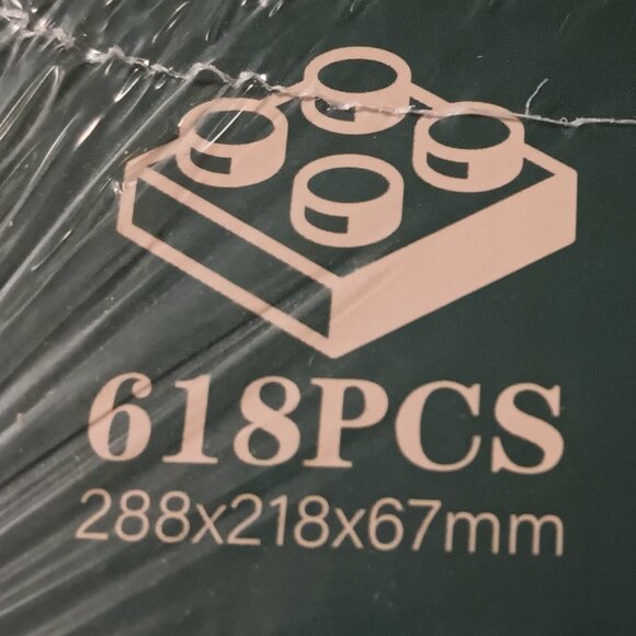 NEW 2024 The Mini Blocks Merry Christmas & Happy New Year 618 Piece Building Set - Picture 10 of 10